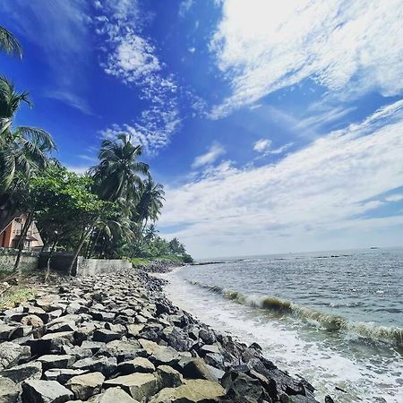 Baywatch By Grha - A Picturesque Beachfront Villa كاليكوت المظهر الخارجي الصورة
