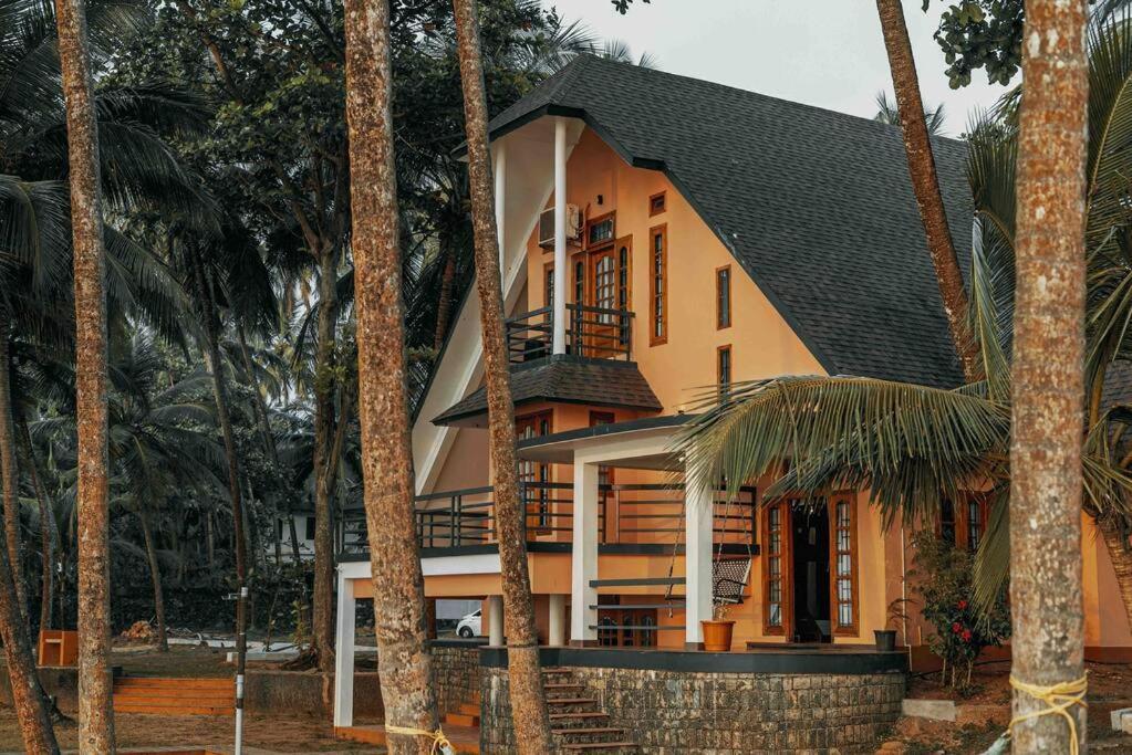 Baywatch By Grha - A Picturesque Beachfront Villa كاليكوت المظهر الخارجي الصورة