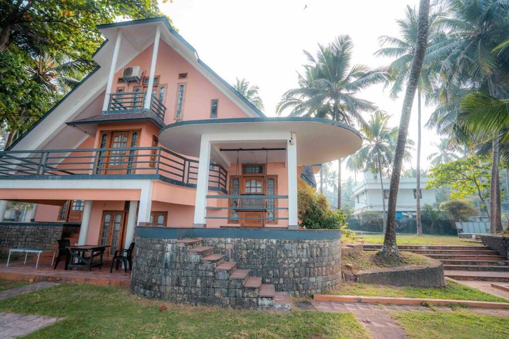 Baywatch By Grha - A Picturesque Beachfront Villa كاليكوت المظهر الخارجي الصورة