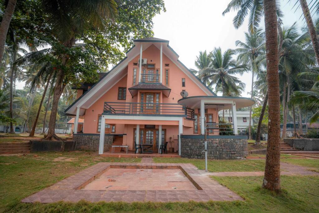 Baywatch By Grha - A Picturesque Beachfront Villa كاليكوت المظهر الخارجي الصورة
